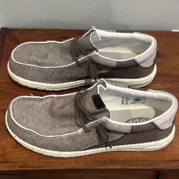 Hey Dude Men’s Size 13 Brown Loafers - Picture 4 of 6